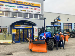 New Holland mit Hauer Variopflug